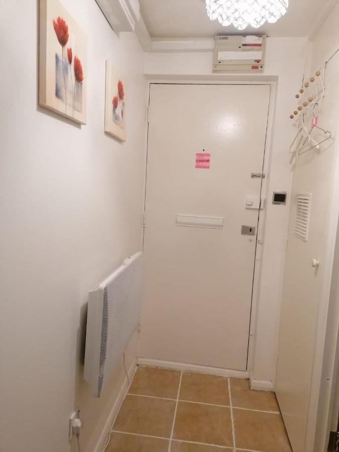 Stunning 1 Bedroom Apartment In Dagenham Exterior photo