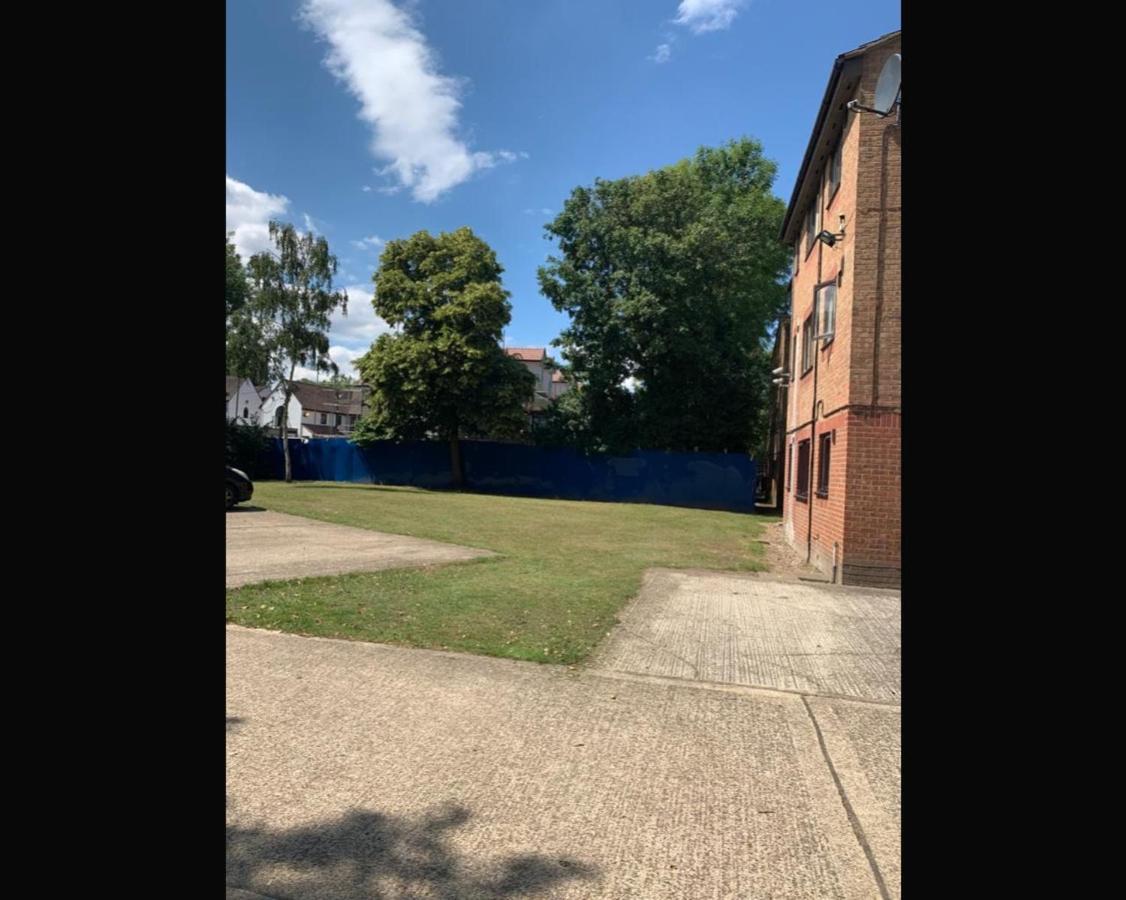 Stunning 1 Bedroom Apartment In Dagenham Exterior photo