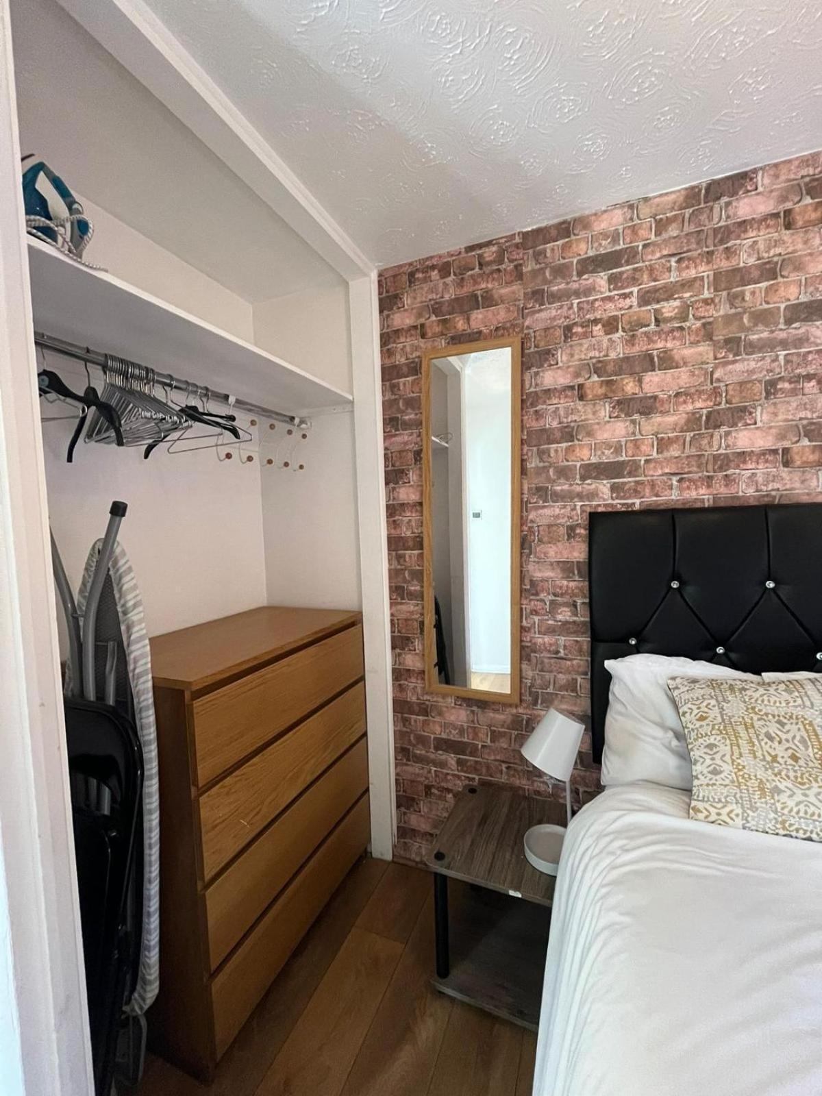 Stunning 1 Bedroom Apartment In Dagenham Exterior photo