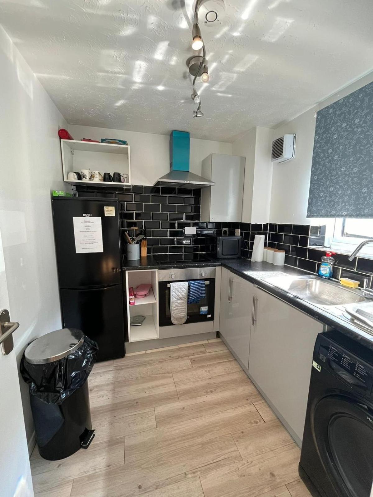 Stunning 1 Bedroom Apartment In Dagenham Exterior photo