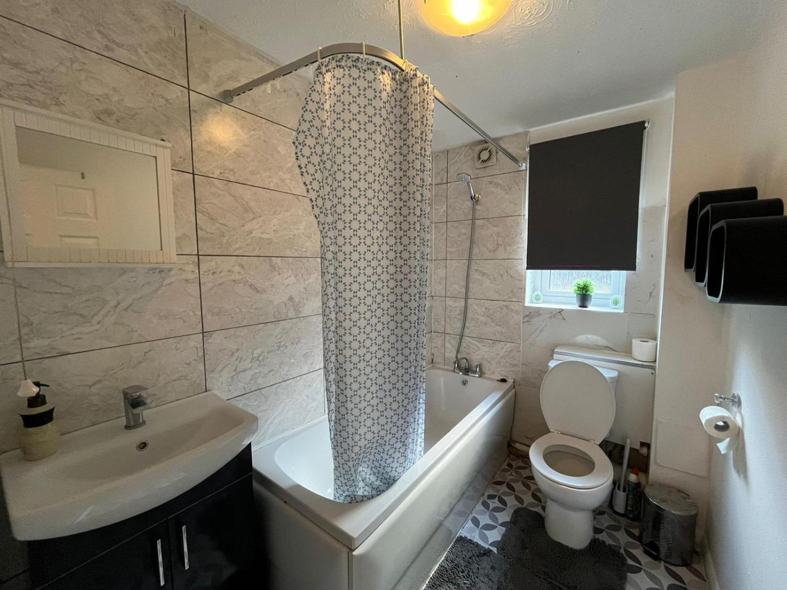 Stunning 1 Bedroom Apartment In Dagenham Exterior photo