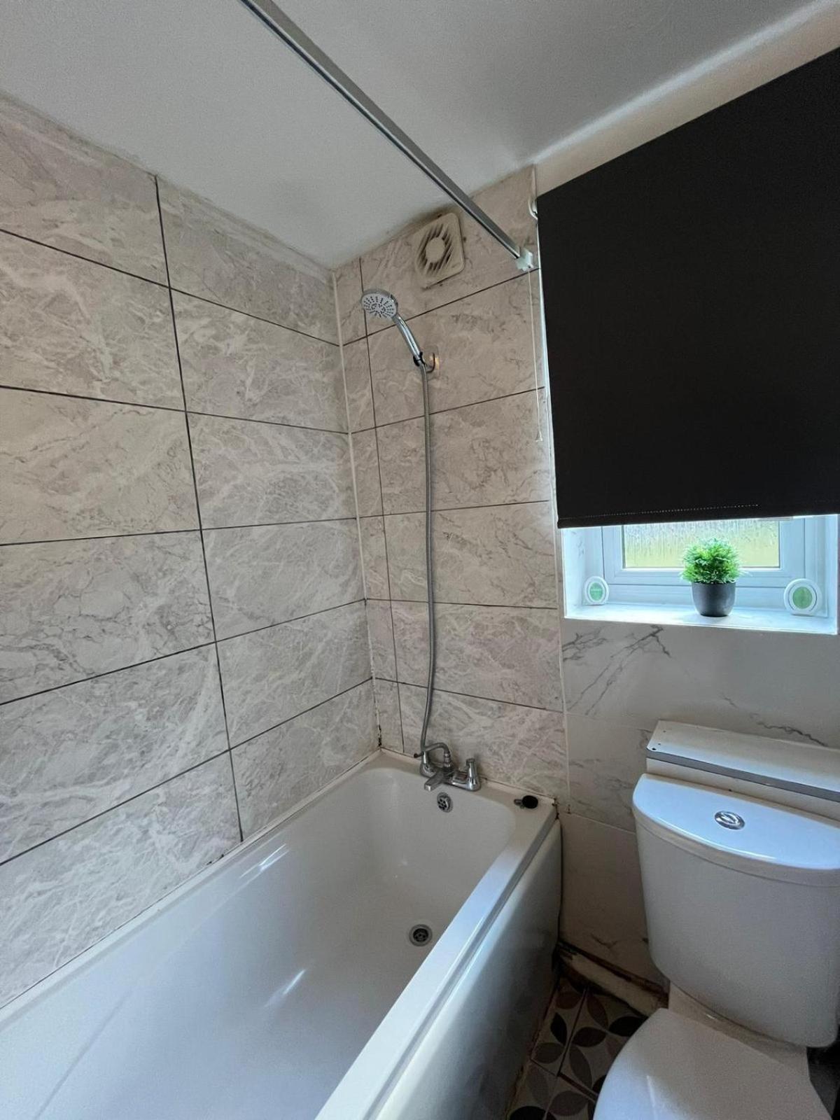 Stunning 1 Bedroom Apartment In Dagenham Exterior photo